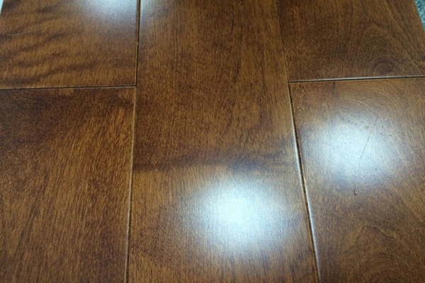 smooth maple wooden flooring