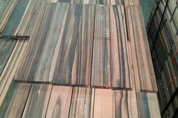 ebony sawn plank for flooring